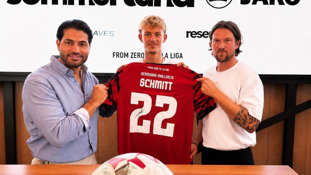 Jonas setzt sich doppelt durch und wird Teil des FC Germania Mallorca